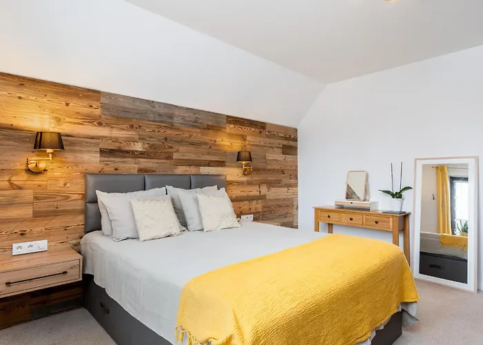 Emerald Bed & Breakfast