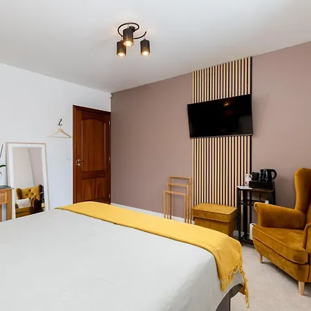 Emerald Bed and Breakfast *