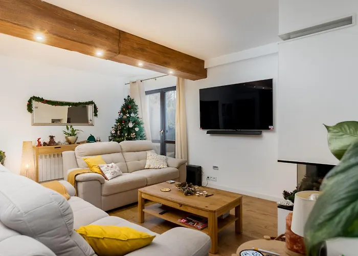 לינה וארוחת בוקר Emerald *