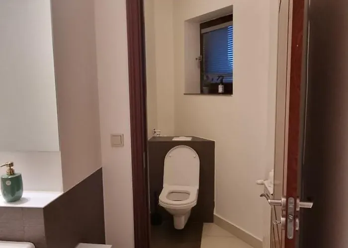 Emerald לינה וארוחת בוקר