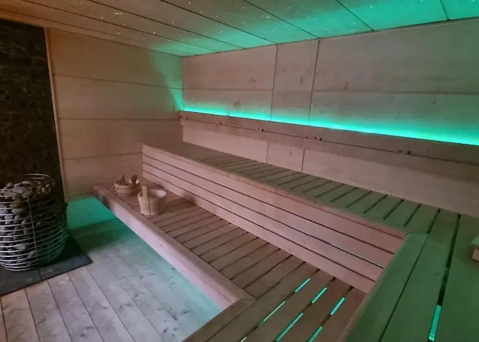 Emerald Bed and breakfast *